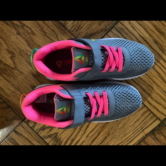 Reebok Girls shoes - Picture 4 of 8